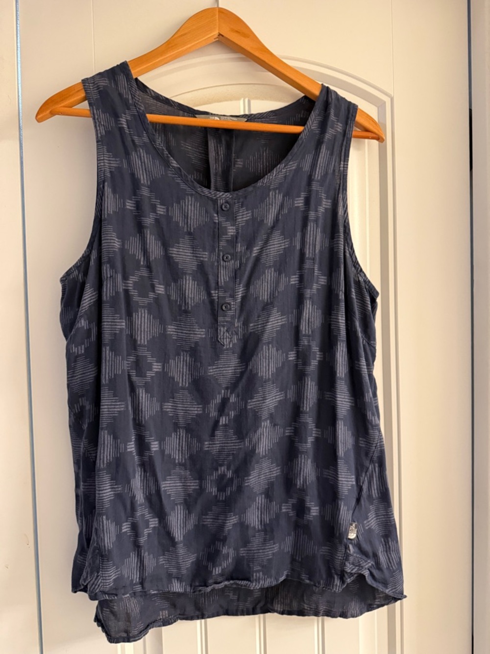 Sleeveless North Face Large Navy Print Tank Top with Button Detail